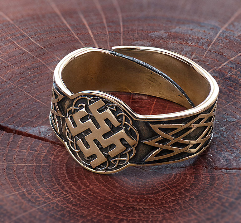 Кольцо со славянской символикой