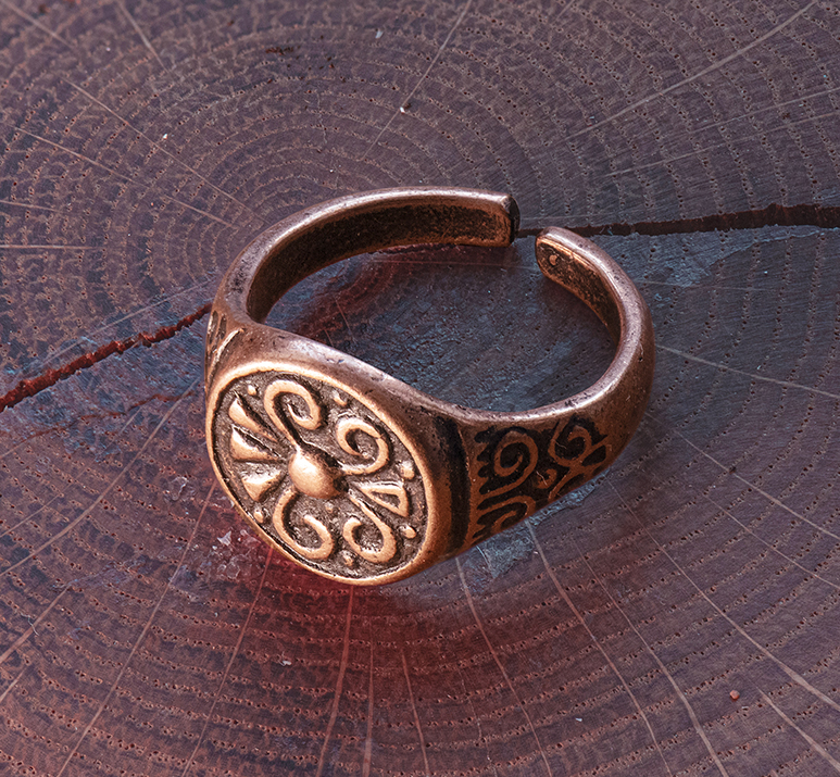 Женское кольцо «Цветок Ярилы». Медь. 16-18 мм - фото 1