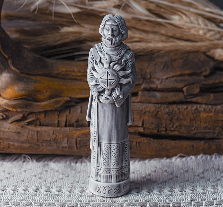 Кумир Бога Хорса. Литьевой мрамор. 12,5 см - фото 1